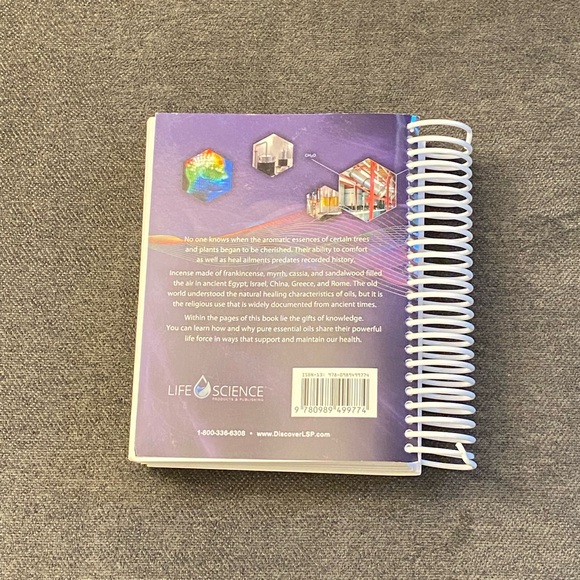 Essential Oils Pocket Reference - Picture 6 of 6